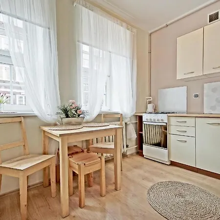 Apartament Kameralny 17 *